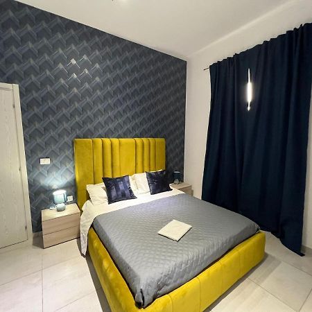 Sky House Luxury Apartment เนเปิลส์ ภายนอก รูปภาพ