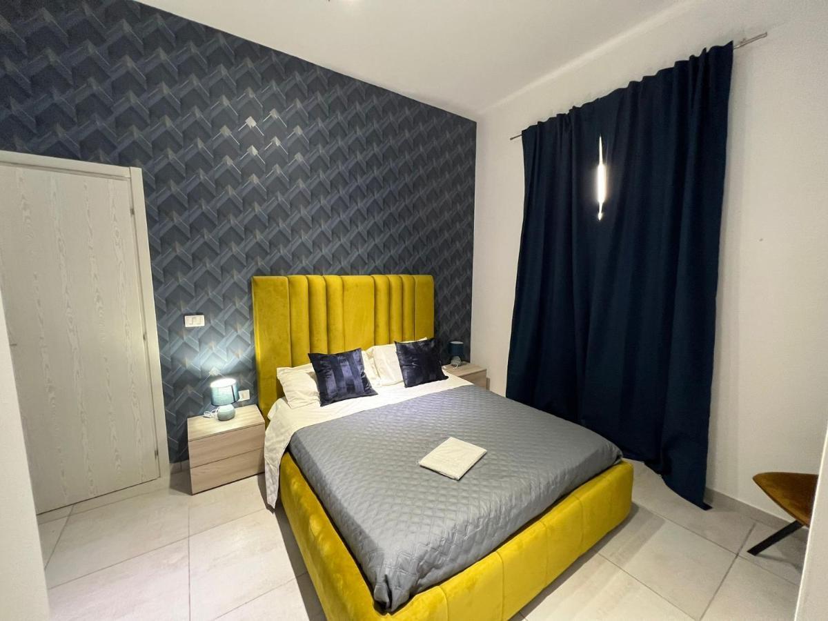 Sky House Luxury Apartment เนเปิลส์ ภายนอก รูปภาพ