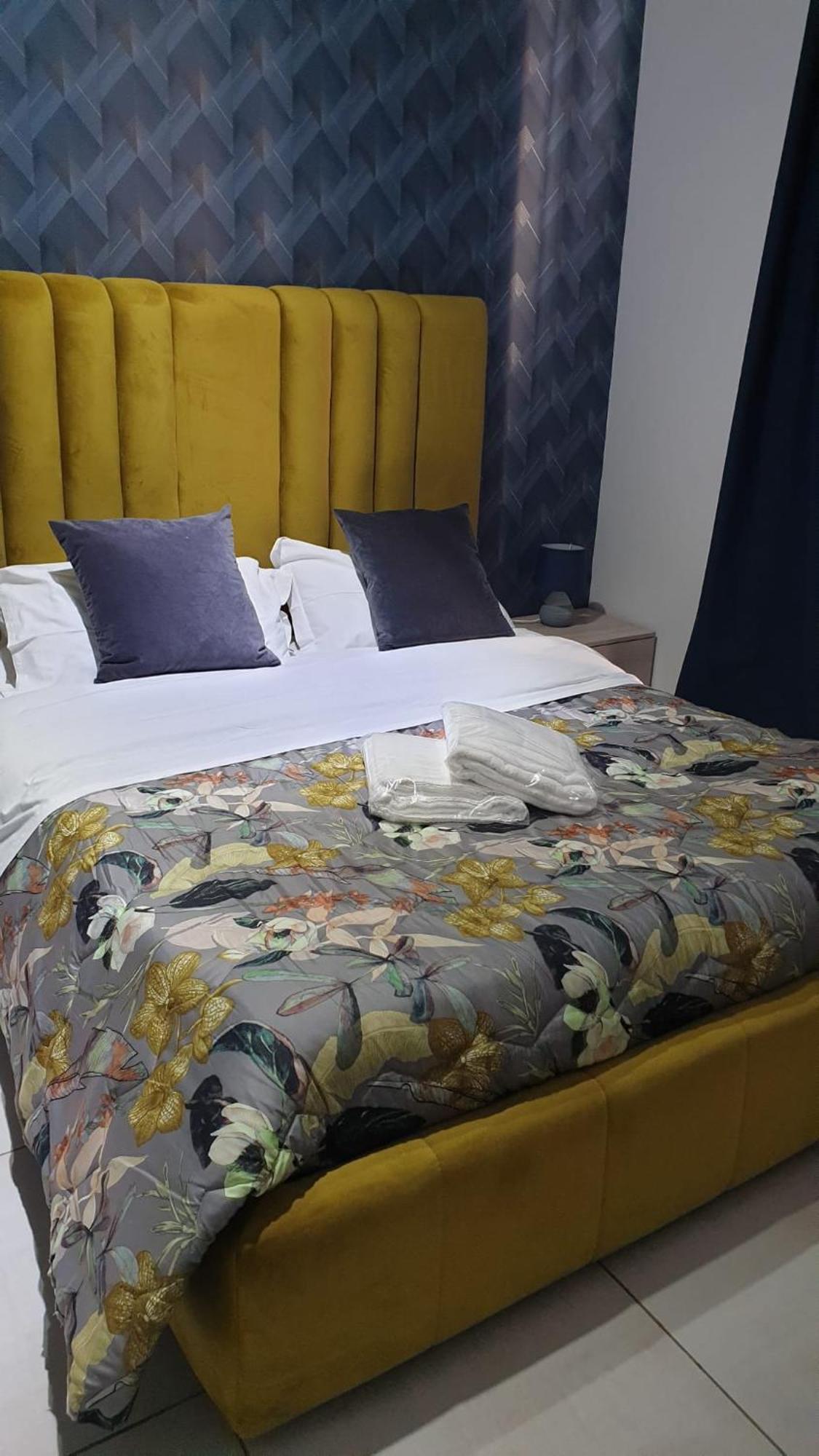 Sky House Luxury Apartment เนเปิลส์ ภายนอก รูปภาพ